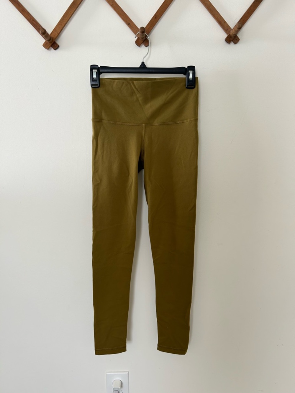 Aritzia TNAction Olive Green Leggings